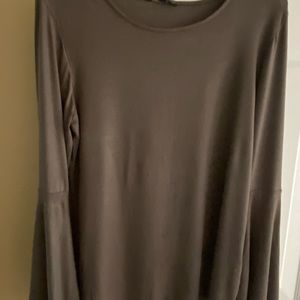 Banana Republic top w/bell sleeves (NWT)